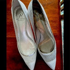 adrianna Papell mesh pump
